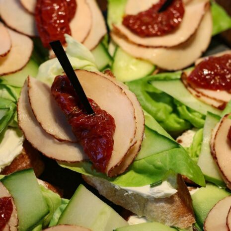 Bruschetta mit getrockneten Tomaten