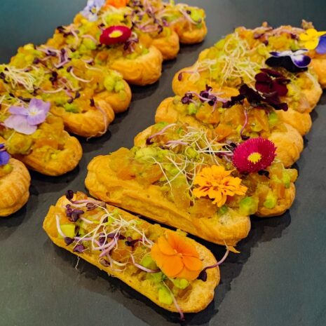 Eclair mit Lachstartar Eclair mit Lachstartar