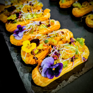 Eclair mit Lachstartar