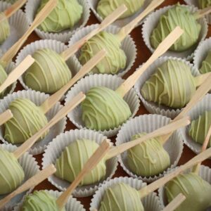 Erdbeere mit Matcha Schokolade