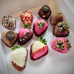 Erdbeere mit rosa Schokolade