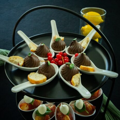 Feine Lebermousse mit Crostini Feine Lebermousse mit Crostini