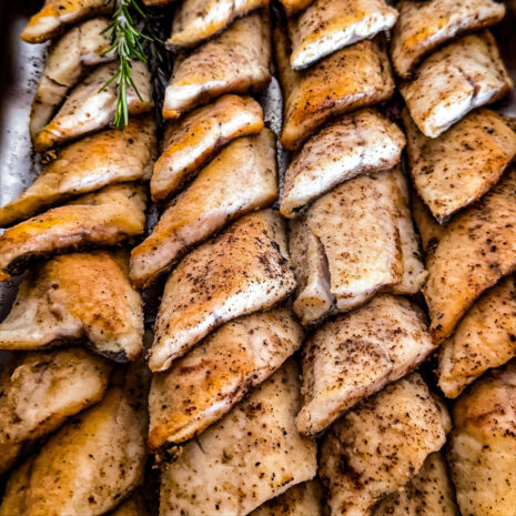 Gebratenes Wolfsbarschfilet mit Zitrone Gebratenes Wolfsbarschfilet mit Zitrone