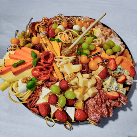 Gemischte Käse- und Wurstplatte Gemischte Käse- und Wurstplatte