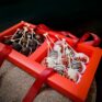 Geschenkbox mit Erdbeeren in Schokolade