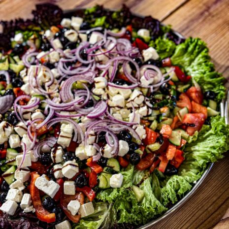 Griechischer Salat · Plateau-Servierung Griechischer Salat · Plateau-Servierung