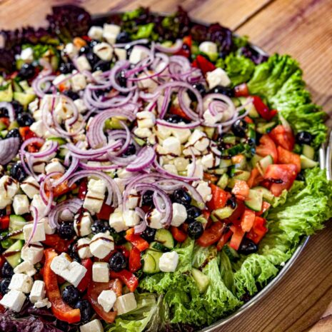 Griechischer Salat · Plateau-Servierung Griechischer Salat · Plateau-Servierung