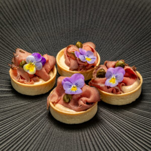 Vitello tonnato im Snack-Tartelette