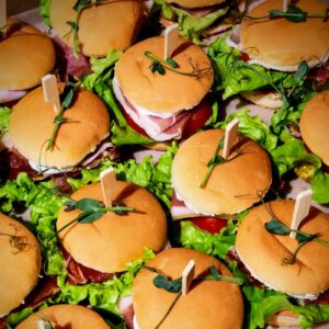 Jourgebäck-Burger mit Jamon