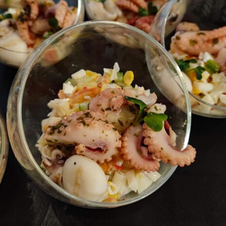 Meeresfrüchte-Salat im Glas