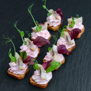 Mini-Crostini mit Hering