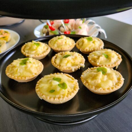Mini-Quiche mit Hähnchen und Ananas Mini-Quiche mit Hähnchen und Ananas