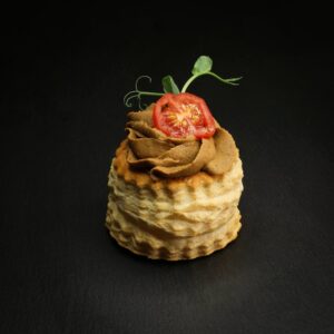 Pastetchen aus Blätterteig mit feiner Hühnerleberpastete