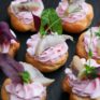 Profiterole mit Hering