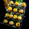 Profiterole mit Passionsfruchtkaviar