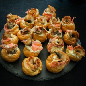 Profiteroles mit Räucheraal