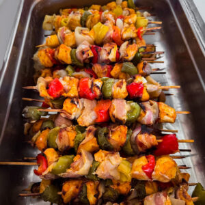 Saftige Hähnchen-Gemüse-Spieße