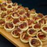 Tartelette mit Gänseleberpastete & karamellisierten Zwiebeln