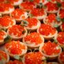 Tartelette mit rotem Kaviar
