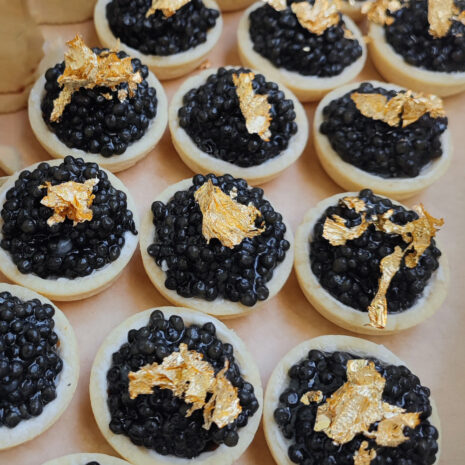 Tartelette mit vegetarischem Kaviar Tartelette mit vegetarischem Kaviar