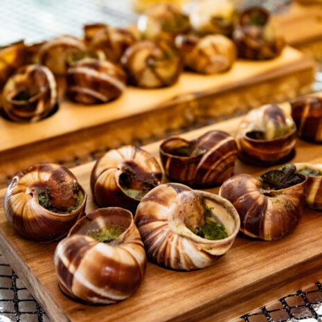 Weinbergschnecke in Kräuterbutter mit Estragon