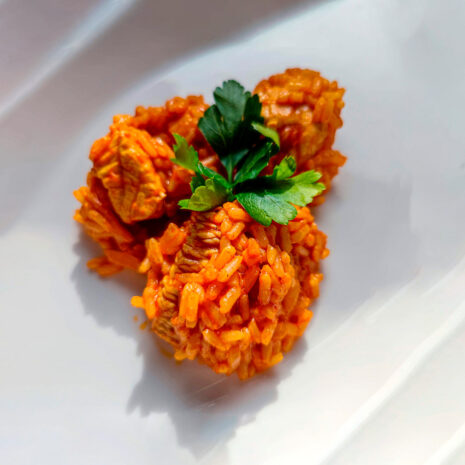 Würziger Reis mit Schweinefleisch